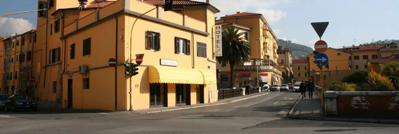 Hotel Dora, Carrara — photo 1