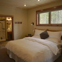 Cedar House Restaurant & Chalets, Golden — photo 3