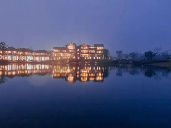 Emei Utopia Hentique Resort, Лэшань — фото 1
