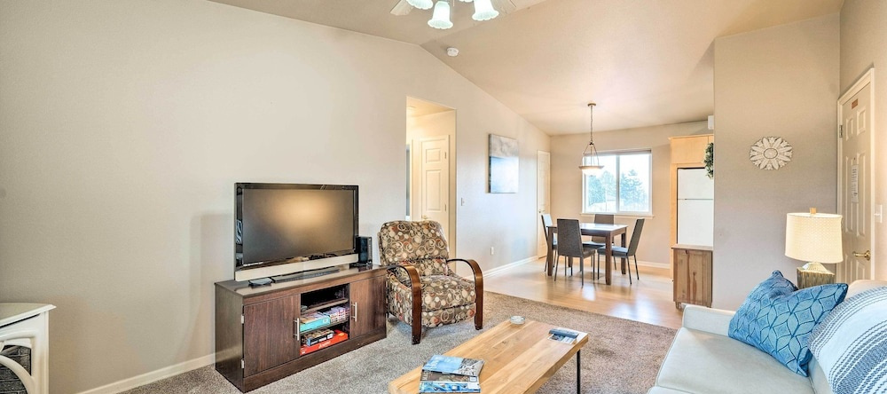 Anacortes Condo ~ 1 Mi to Marina & Fidalgo Bay!, Anacortes — photo 1