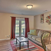 Cozy Greensboro Townhome ~ 7 Mi to UNC Campus, 格林斯伯勒 — 照片 5