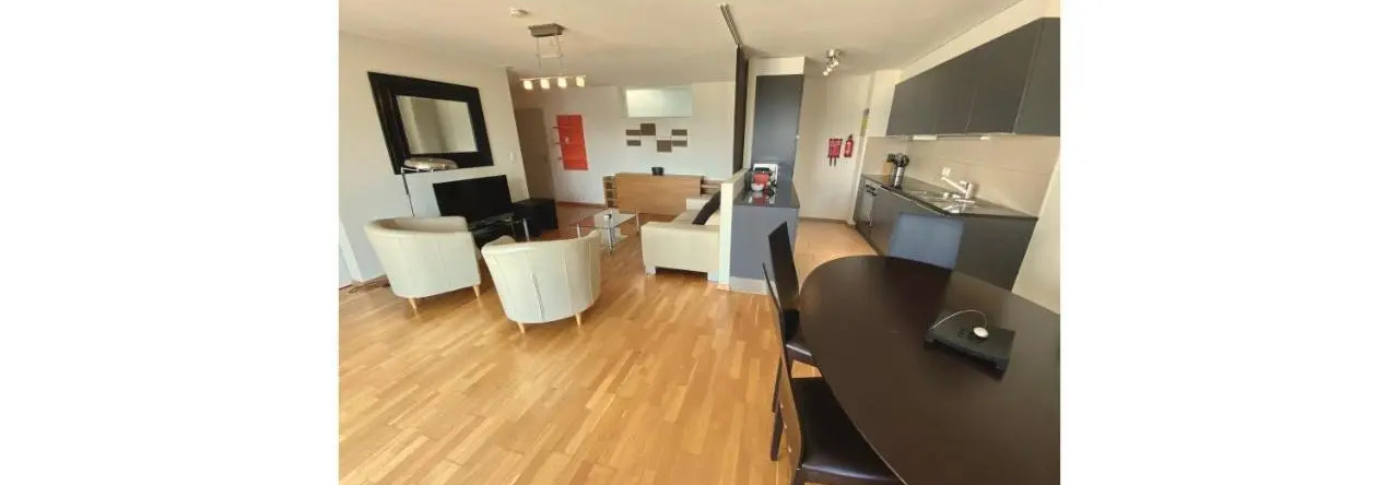 Close to Unil EPFL, spacious and bright 2 bedrooms, 洛桑 — 照片 1