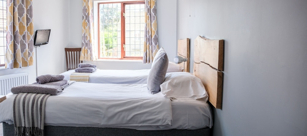 Mullions 51 B&B, Street — photo 1