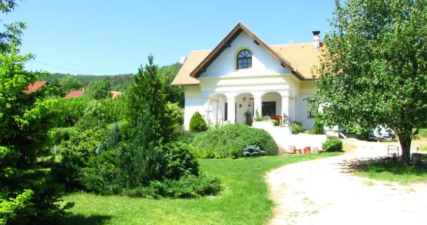 Mennyei Vendégház, Siklos — photo 1