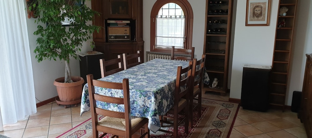 Happy Guest, Caprino Veronese — photo 1