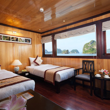 Dragon Bay Cruises, 下龙湾 — 照片 5