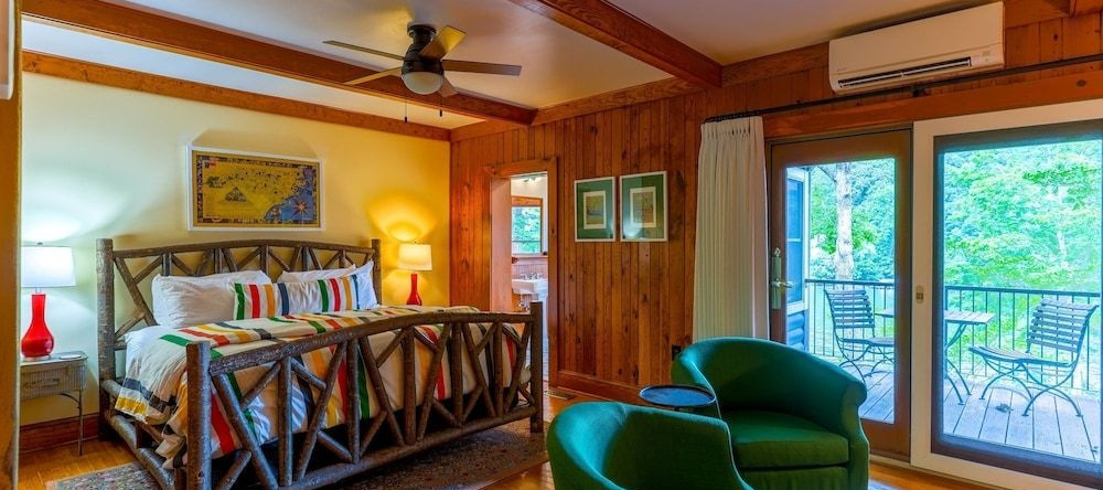 The Lodge on Lake Lure, 卢尔湖 — 照片 1
