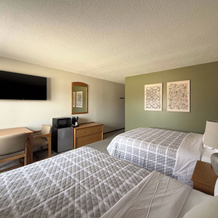 The Trail Inn - Amana IA, Amana — photo 3