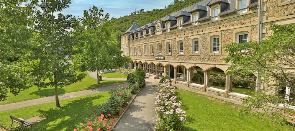 Logis Hotel - L'Hôtel Des Bains, 萨勒拉苏尔斯 — 照片 1