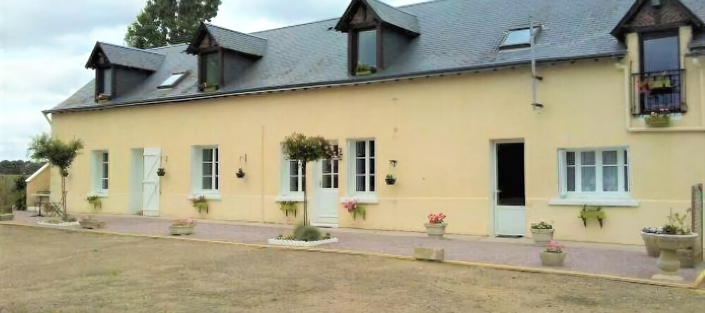 Gite Les Hautes Mougonnieres, Нёй — фото 1