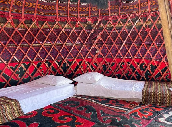 Hostel Yurt Camp Green Camp, 萨雷-莫戈尔 — 照片 1