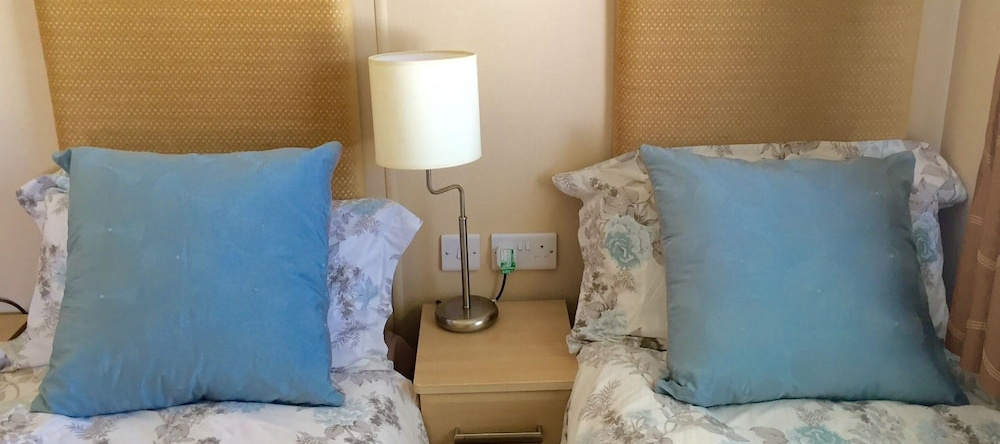 Hele Valley Holiday Park, 伊尔弗勒科姆 — 照片 1