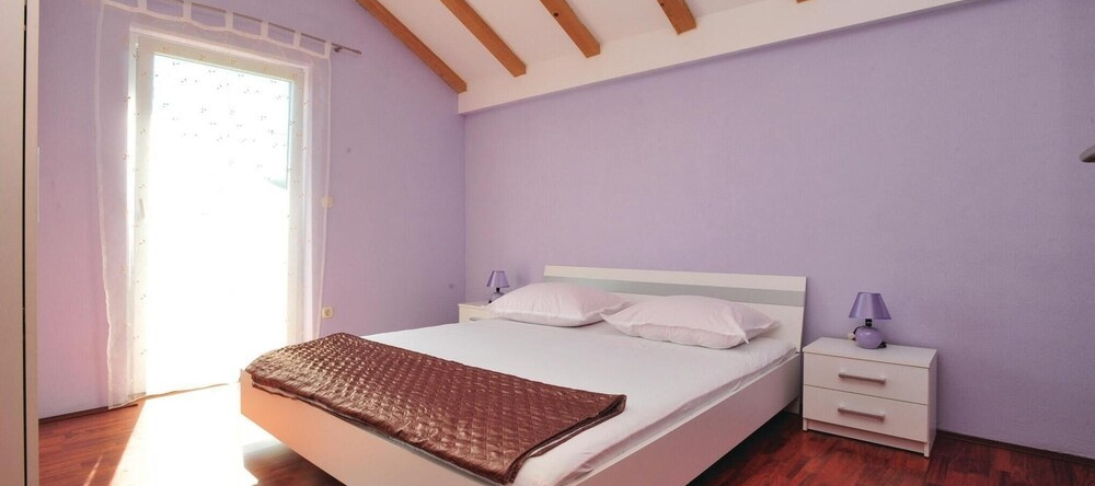 Stunning Home in Trilj With Wifi and 4 Bedrooms, 特里尔 — 照片 1