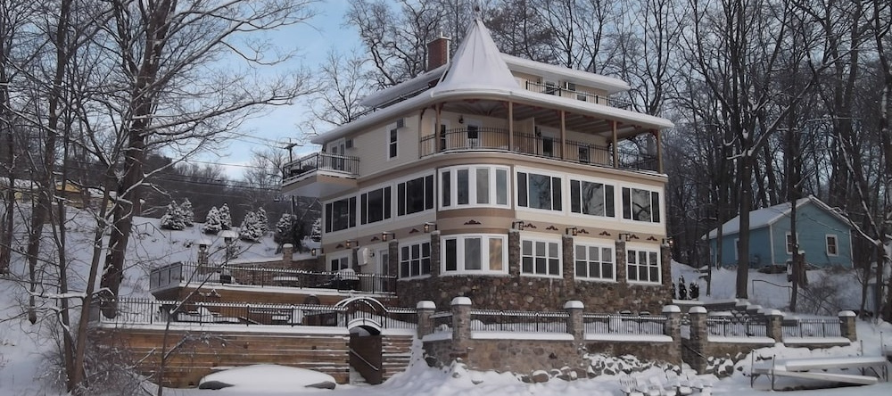 Steamboat Castle Bed And Breakfast, Пенн Ян — фото 1
