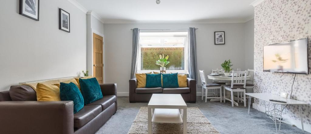 Chestnut House - Sleeps 4 - Pet Friendly - Parking, Ашингтон — фото 1
