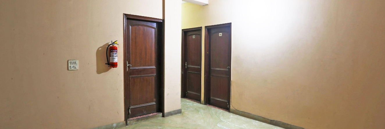 OYO 69868 Hotel Longtrai, Agartala — photo 1