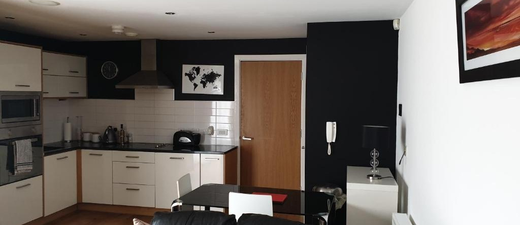 Hullidays - The Sawmill Suite, Hull — photo 1