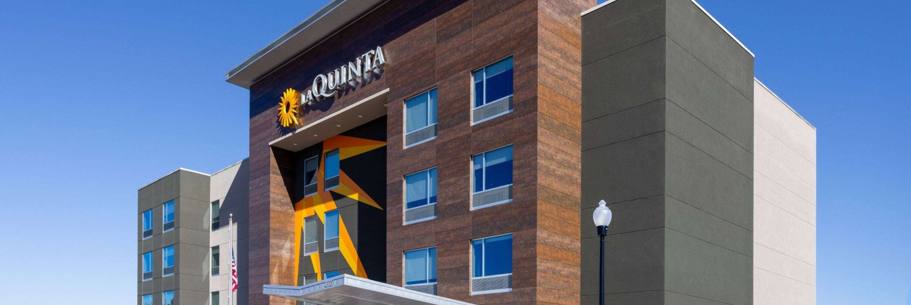 La Quinta Inn & Suites by Wyndham Locust Grove, 洛卡斯特格罗夫 — 照片 1