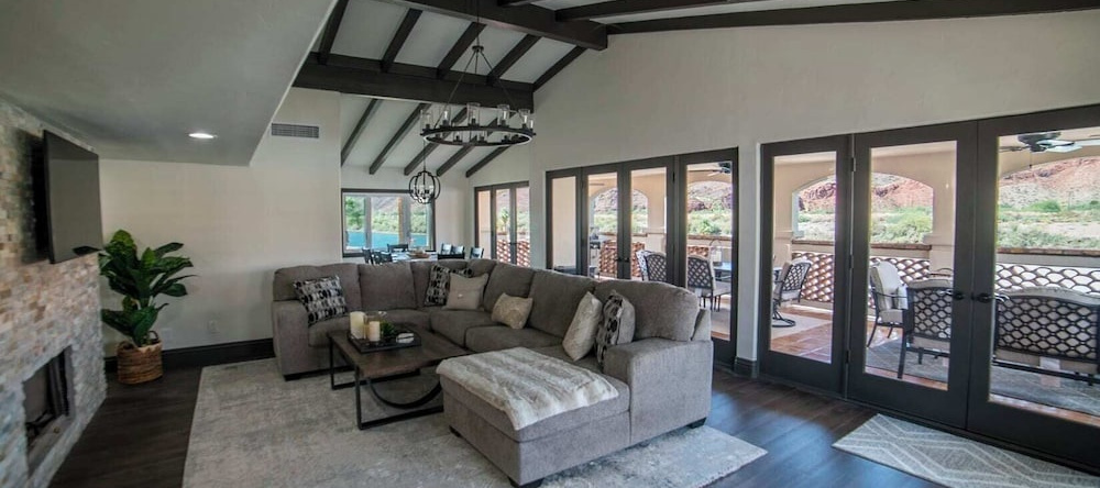 Gorgeous Hacienda on the River! Private Dock!, 帕克斯特里普 — 照片 1