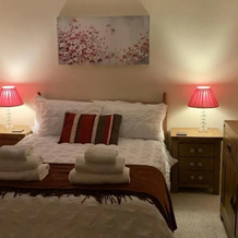 2-Bed House Sleeps 4 - Enclosed Garden - Tv & Wifi, Эймсбери — фото 2