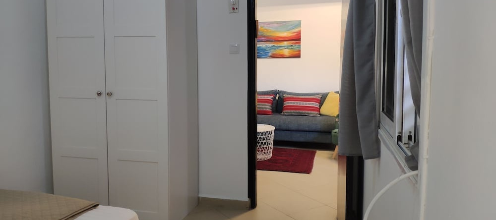 Private & Spacious Apt w Queen Beds PRKG, Beersheba — photo 1