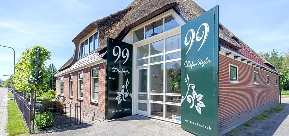 99 Lifestyle Suite, 霍伦 — 照片 1