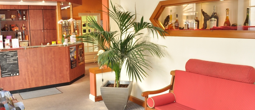 P'tit Dej Hotel Cognac, 科尼亚克 — 照片 1