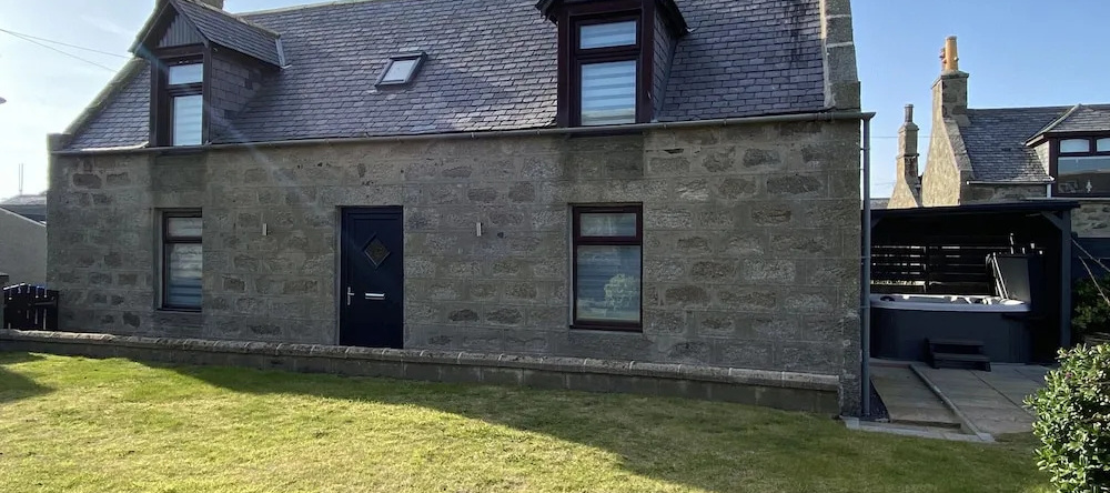 Fisherman's Cottage, Inverallochy — photo 1