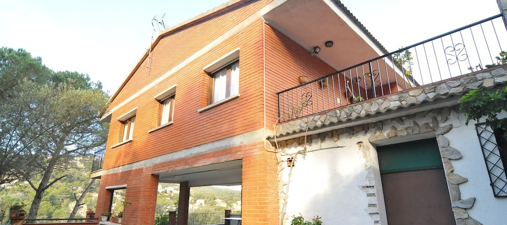 HomeHolidaysRentals Casa Violet - Costa Barcelona, Palafolls — photo 1