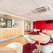 Travelodge Caterham Whyteleafe, 惠特利夫 — 照片 2