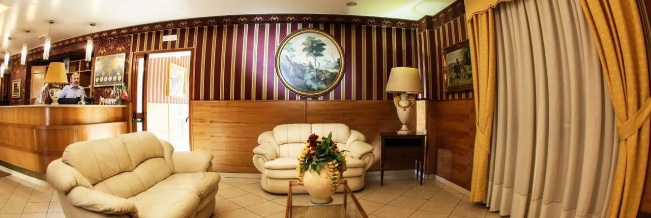 Hotel Max, 阿韦尔萨 — 照片 1