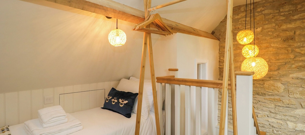 Thorn Cottage, Fairford — photo 1