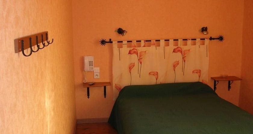 Hostellerie Le Mirabeau, 佩罗勒昂普罗旺斯 — 照片 1