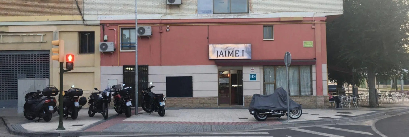 Hostal Jaime I, Huesca — photo 1
