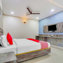 Hotel Raj Palace, 阿扎姆加尔 — 照片 2