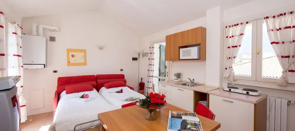 Villa Apartments - Porto Letizia, Porlezza — photo 1