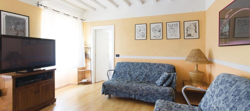 Casa degli Uccellini, Montignoso — photo 1