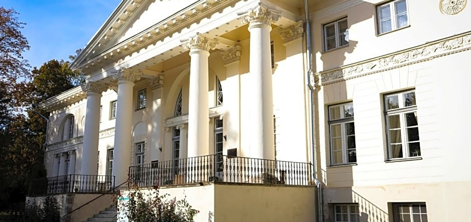Saku Mõis & Saku Manor, Саку — фото 1