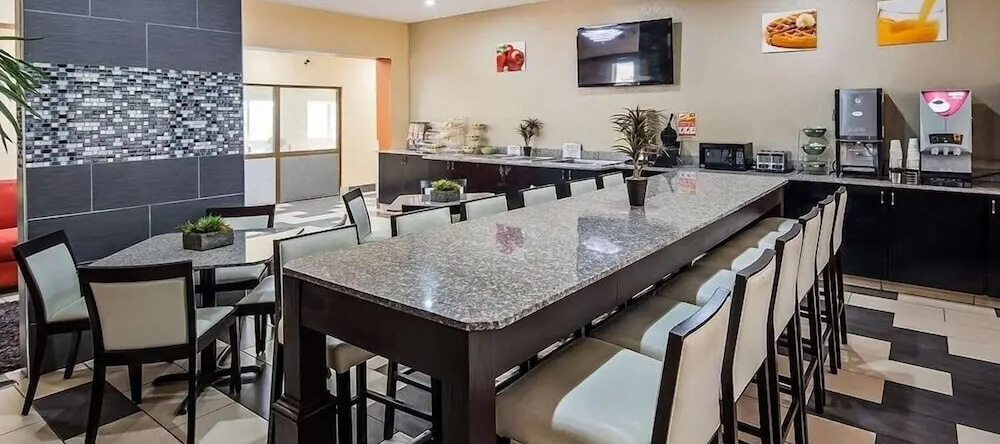 Red Lion Inn & Suites Blue Springs, 布鲁斯普林斯 — 照片 1