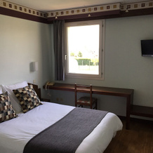 Hôtel Le Dauphin, Saint-Denis-de-l'Hôtel — photo 3