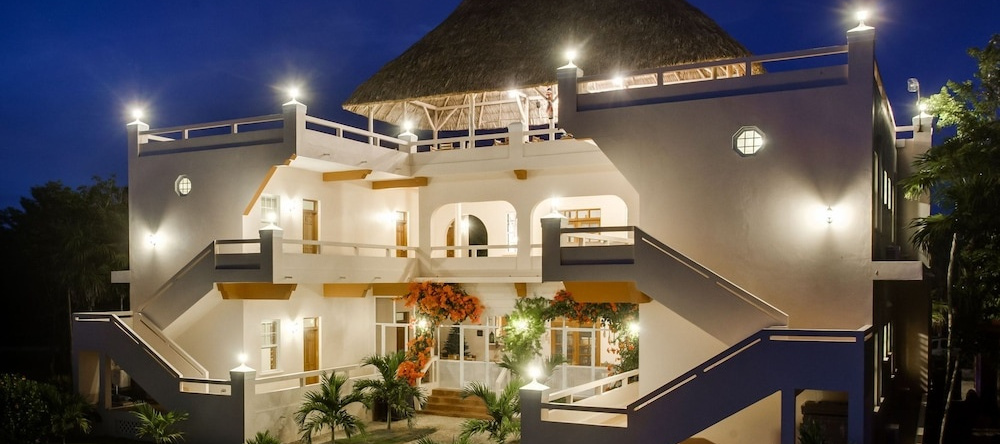 The Crimson Orchid Inn at Orchid Bay, 科珀班克 — 照片 1