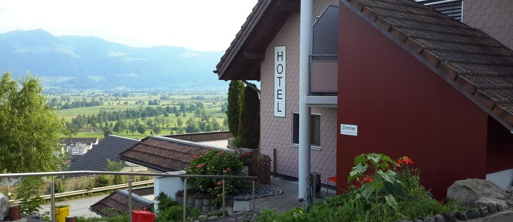 Frohe Aussicht Uznach, 乌茨纳赫 — 照片 1