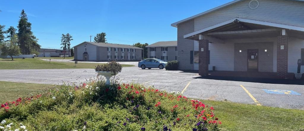 Iron Mountain Inn & Suites MI US 2, Iron Mountain — photo 1