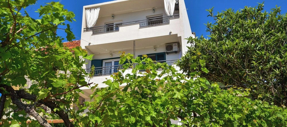 Apartments Nina & Mili, 伊格拉内 — 照片 1