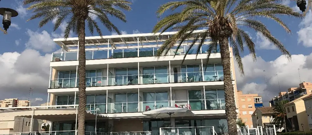 Meraki Beach Hotel - Adults Only, 拉波夫拉德法尔纳尔斯 — 照片 1