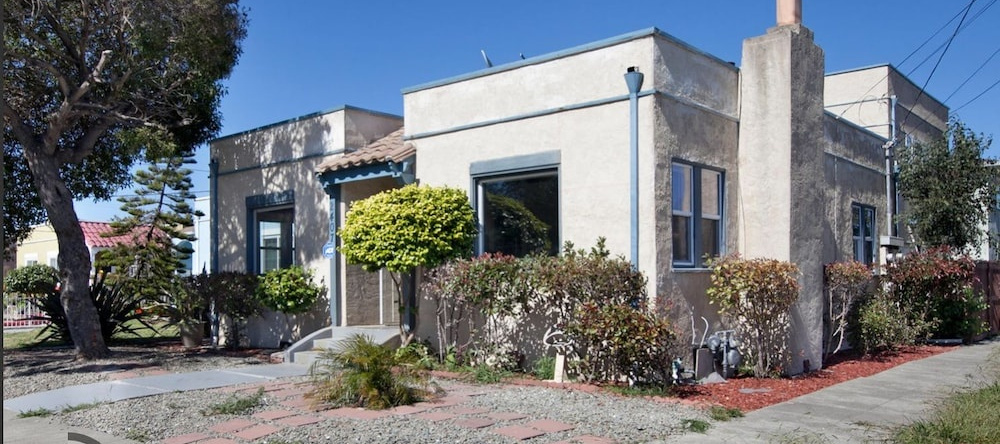 Romantic House, Richmond — photo 1