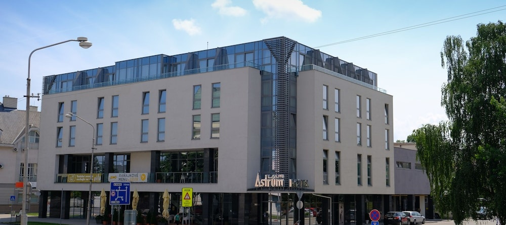 Business Hotel Astrum Laus, Левице — фото 1