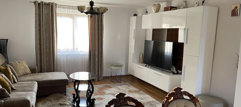 Bucovina-Mountainhouse-5Br-Fireplace-Hottub-Wifi, Сучевица — фото 1
