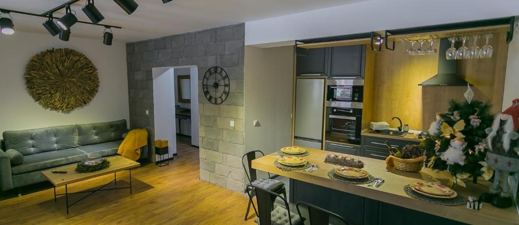 Anda Apartment, Азуга — фото 1