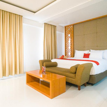 RedDoorz Premium @ Mataram City Center, Mataram — photo 2